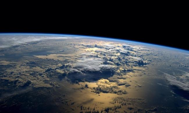Un equipo de científicos en Francia encontró que al menos la mitad del agua de la Tierra se habría generado antes que nuestro planeta.