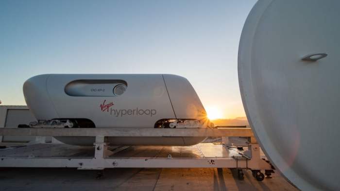 La cápsula creada por Virgin Hyperloop para el transporte de carga y pasajeros.
