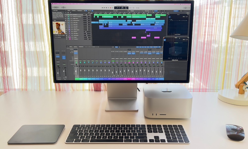 Mac Studio, Studio Display, Magic Trackpad, Magic Keyboard con Touch ID y teclado numérico y Magic Mouse.