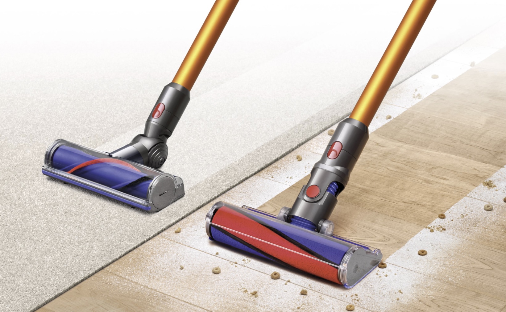 Aspiradora Dyson V8 Fluffy en funcionamiento.