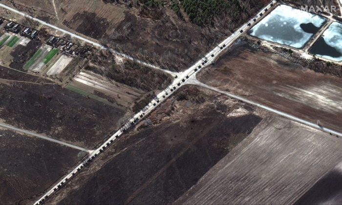 Una imagen satelital muestra cómo avanzan las tropas rusas en Ucrania.