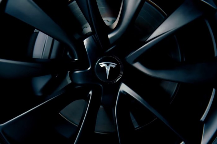 Musk entrega en Alemania los primeros Tesla fabricados en Europa