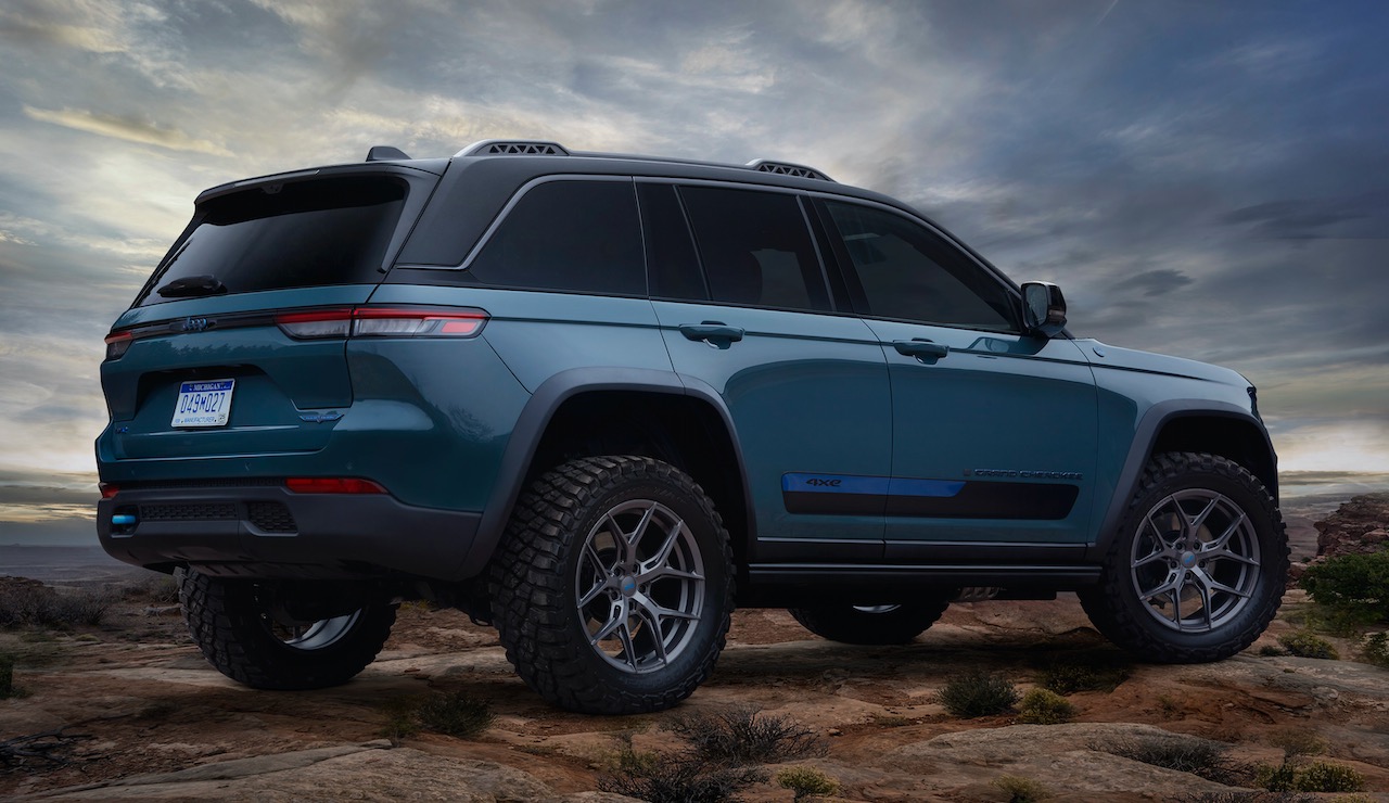 conceptos easter jeep safari 2022  grand cherokee trailhawk phev concept
