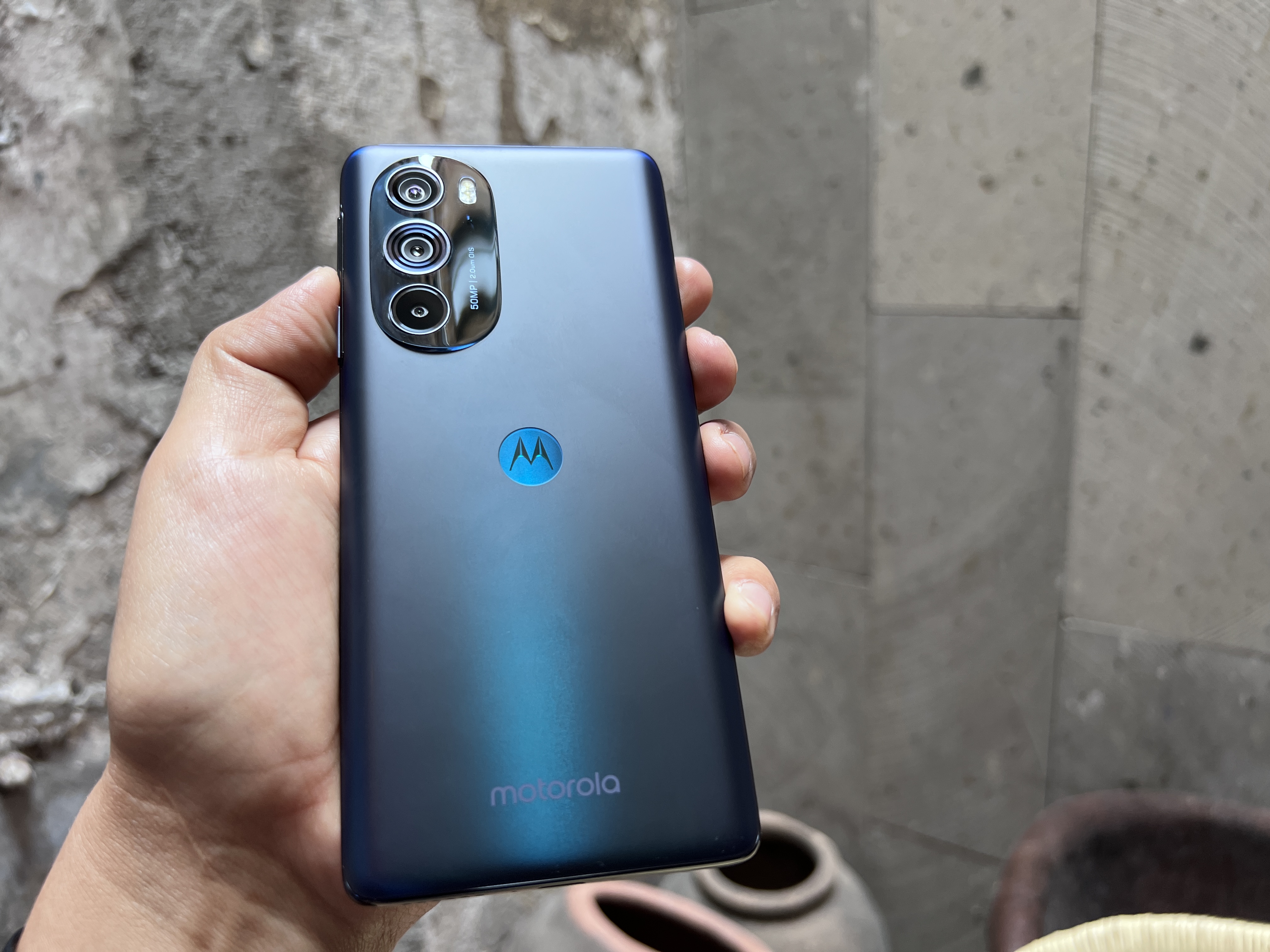 Motorola Edge 30 Pro, análisis: un gama alta que brilla en prácticamente  todo - HTCMania