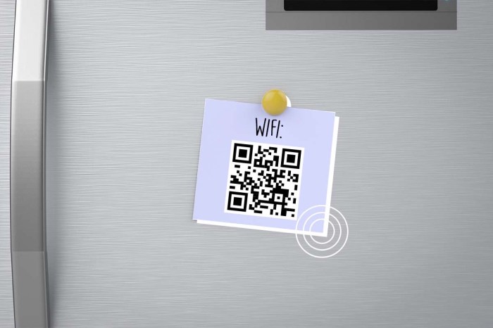 Un código QR sobre una nevera para compartir la red Wi-Fi fácilmente.