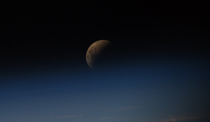 eclipse lunar desde el espacio