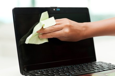 Cómo limpiar la pantalla de la computadora portátil sin dañarla