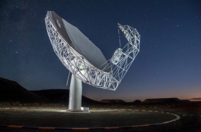 square kilometer array 64 antenas universo