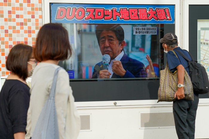 shinzo abe asesinato bajan videos twitter facebook tokyo reacts as former pm is shot while campaigning