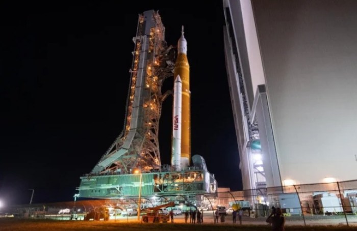 time lapse comprime viaje space launch system cohete nasa luna  sls