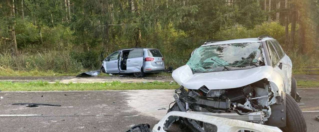 auto autonomo provoca accidente fatal alemania reutlingen