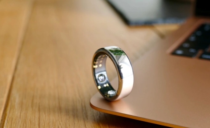 Oura vuelve a lo básico con su nuevo y elegante diseño de anillo inteligente  Horizon - Digital Trends Español