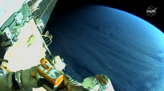 caminata espacial rusos vista dramatica tierra cosmonautas iss