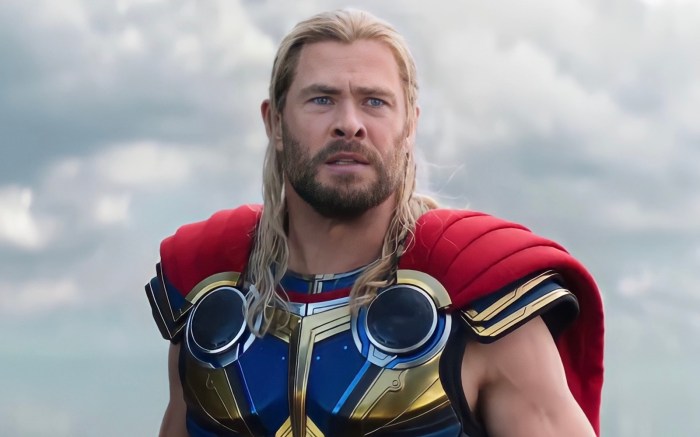 Las mejores películas en Disney Plus – Chris Hemsworth en Thor: Love and Thunder (2022).
