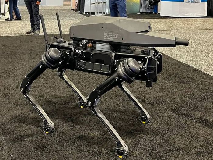 robot chino estilo boston dynamic armas dron china kestrel defense