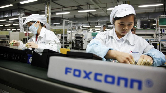 trabajadores caminaron mas de 9 horas escape fabrica china iphones foxconn e1485294925187 1140x638