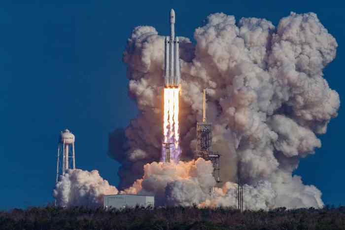 falcon heavy spacex asi fue el lanzamiento space shuttle technology pollution industry factory tower fuel and power generatio