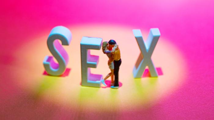 adolescentes aprenden mas sexo tiktok escuela mathieu stern 0dcatdve21m unsplash