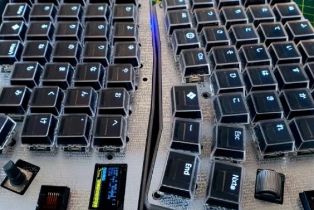 Lenovo tiene un teclado y ratón que no hace falta conectarlos nunca: se  recargan con energía mecánica