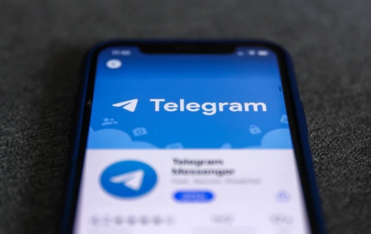 celular con Telegram