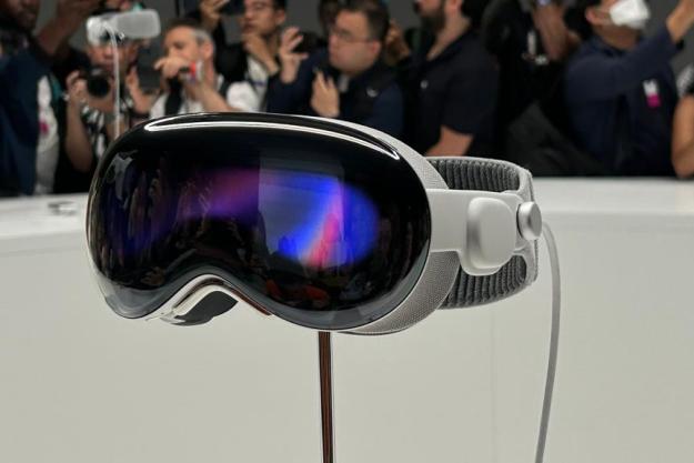 El 'troleo' de Zuckerberg a Apple: actualiza sus gafas Meta Quest 3 el  mismo día que salen las Vision Pro