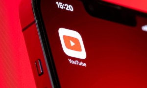 Cómo escuchar YouTube de fondo con otra aplicación abierta