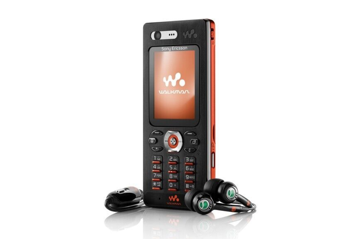 Sony Ericsson W880i (2007).