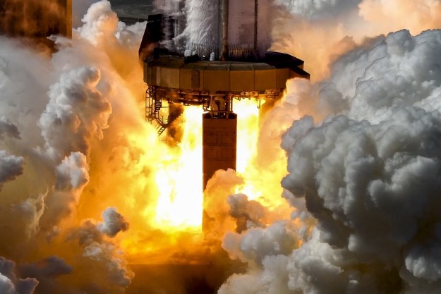 spacex hace estallar motores megacohetes
