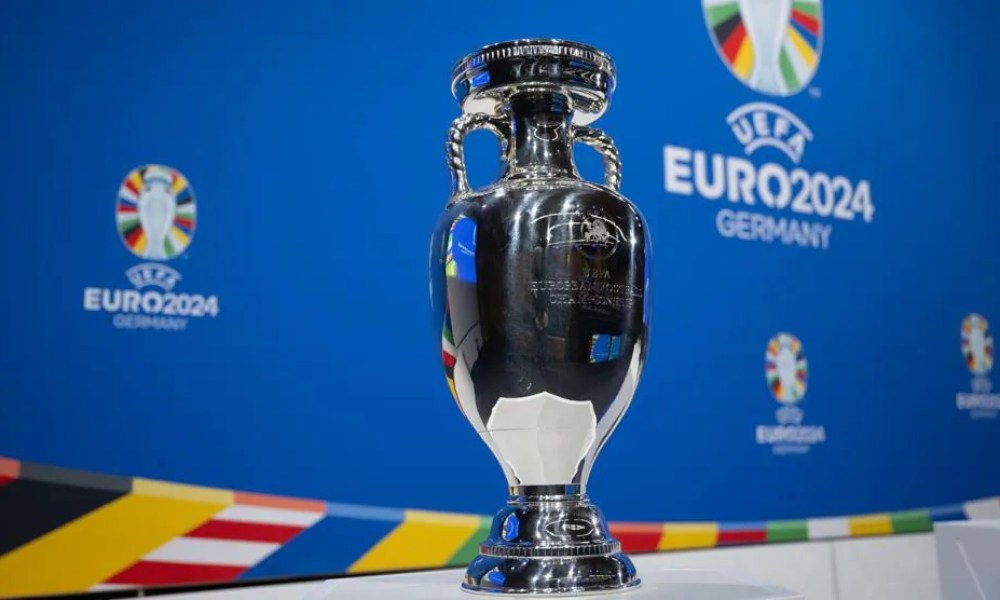 Una imagen del trofeo de la Euro 2024.