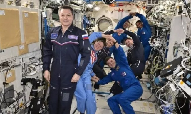 cosmonauta ruso record mas tiempo espacio oleg kononenko