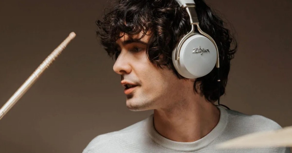 Legendaria marca de platillos Zildjian se sumerge en los auriculares