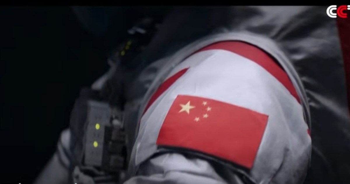 China planea usar este traje espacial para su primer alunizaje