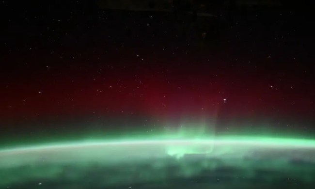 impresionante aurora 257 millas tierra