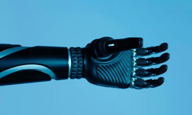 neuralink quiere controlar brazo robotico